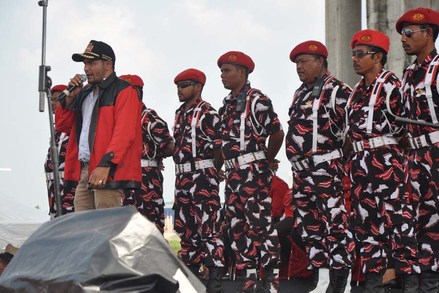 Ketua DPW PA Banda Aceh Mukhlis Abee menyampaikan orasi politik di kampanye terbuka PA di Lampeuneurut | Foto: Murdani Abdullah/atjehpost.com